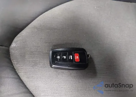 2021 Toyota Camry Le Hybrid z USA, uszkodzony, nr VIN 4T1C31AK0MU031723